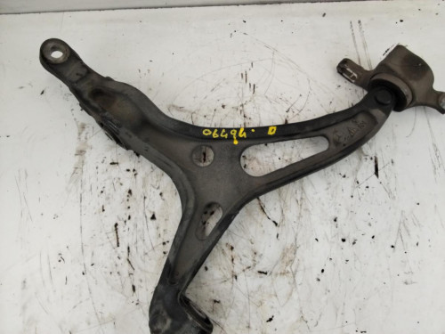 BRAZO SUSPENSION INFERIOR DELANTERO DERECHO Mercedes-Benz CLASE R (BM 251) 