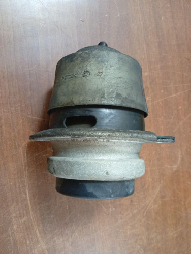 SOPORTE MOTOR IZQUIERDO VOLKSWAGEN TOUAREG (7LA) 