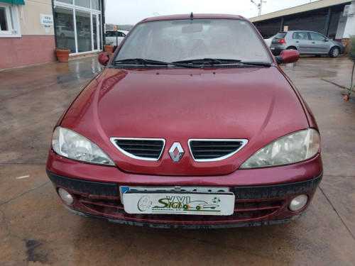 Renault Megane I Fase 2 Berlina (BA0)(1999->) — автомобиль-донор на запчасти 