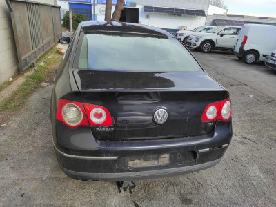 VOLKSWAGEN PASSAT BERLINA (3C2)