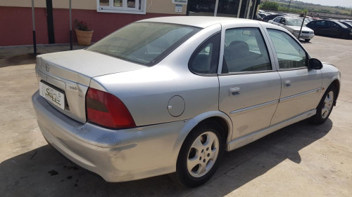 Opel Vectra B Caravan (1996->) — vehículo donante para recambios 