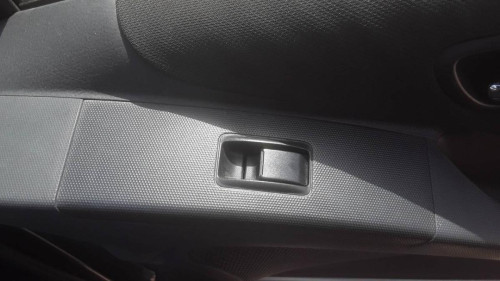 MANDO ELEVALUNAS DELANTERO DERECHO Toyota COROLLA VERSO (R1) 