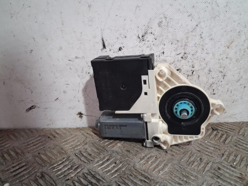 MOTOR ELEVALUNAS DELANTERO IZQUIERDO 