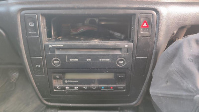 VOLKSWAGEN PASSAT BERLINA (3B3)