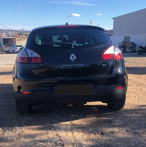 RENAULT MEGANE III BERLINA 5P — автомобиль-донор на запчасти 