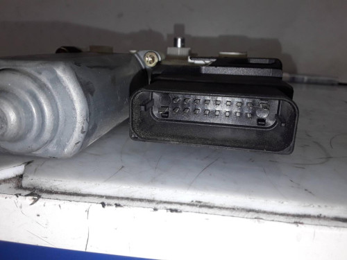 MOTOR ELEVALUNAS TRASERO DERECHO 