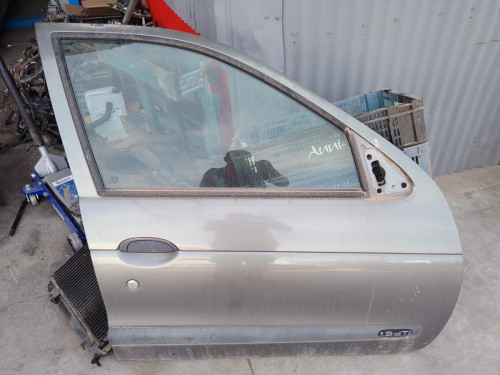 PUERTA DELANTERA DERECHA Renault MEGANE I BERL./ BERL. CON PORTÓN (BA0) 