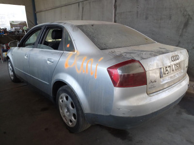 AUDI A4 BERLINA (8E)