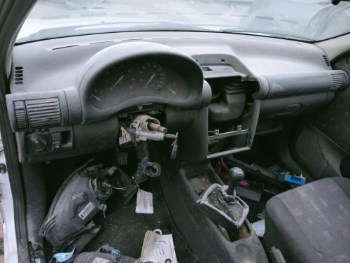  OPEL CORSA B 