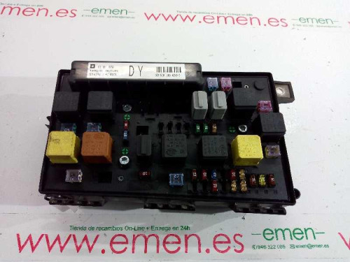  CAJA RELES / FUSIBLES Opel ASTRA H BERLINA 