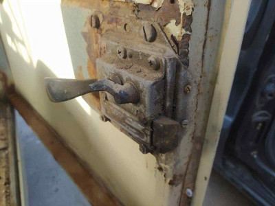 CERRADURA PUERTA DELANTERA DERECHA, LAND ROVER