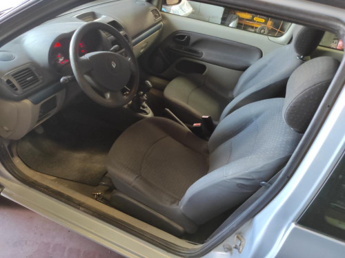 RENAULT CLIO II FASE II (B/CB0) — vehículo donante para recambios 