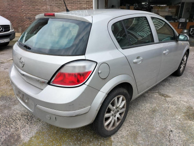 OPEL ASTRA H BERLINA