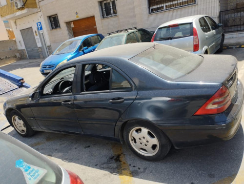 MERCEDES-BENZ CLASE C (BM 203) BERLINA — vehículo donante para recambios 