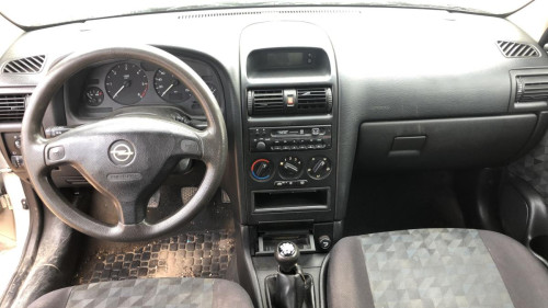 OPEL ASTRA G BERLINA — vehículo donante para recambios 