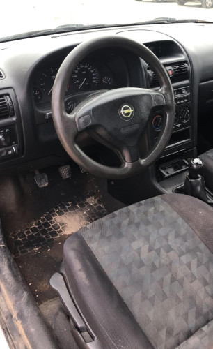 OPEL ASTRA G BERLINA — vehículo donante para recambios 