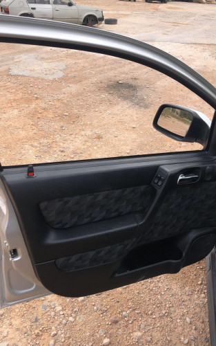 OPEL ASTRA G BERLINA — vehículo donante para recambios 