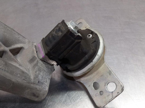  SOPORTE MOTOR DERECHO 