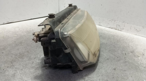 FARO DERECHO VOLKSWAGEN PASSAT VARIANT (3B5) 