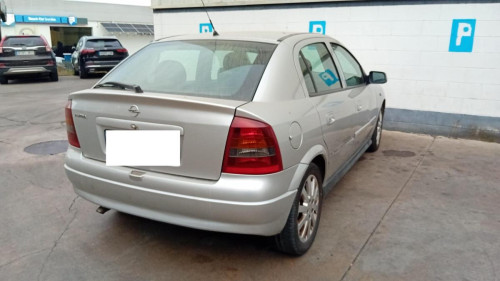 OPEL ASTRA G BERLINA — vehículo donante para recambios 