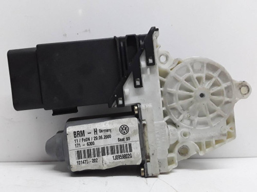 MOTOR ELEVALUNAS DELANTERO DERECHO SEAT TOLEDO (1M2) 