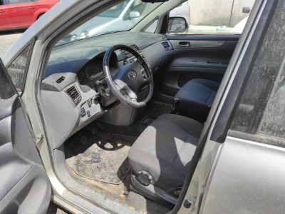 TOYOTA AVENSIS VERSO (M20)