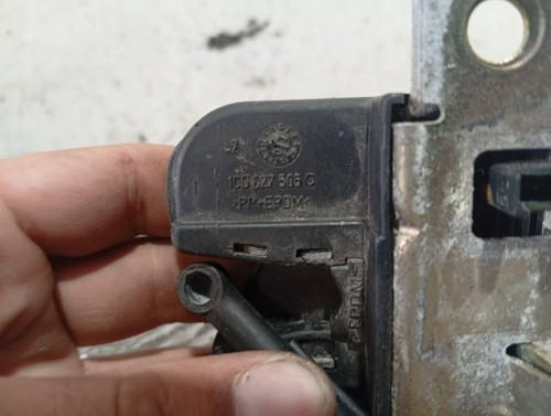 CERRADURA MALETERO / PORTON 