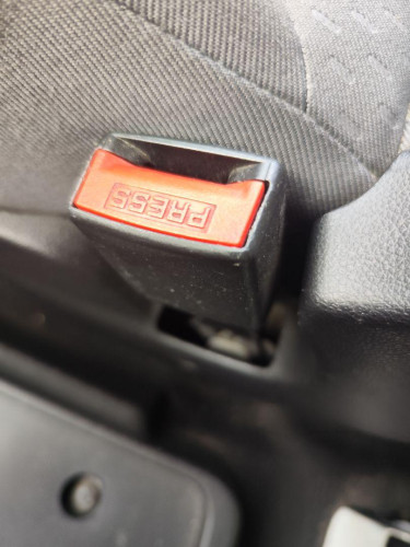 ENGANCHE CINTURON DELANTERO DERECHO Citroen BERLINGO FURGÓN 