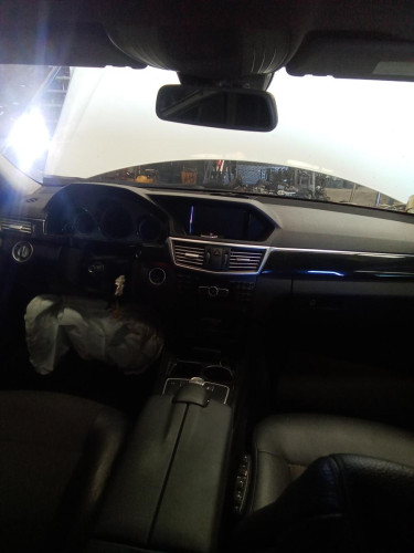  MERCEDES-BENZ CLASE E (BM 212) LIM. 