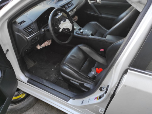 LEXUS CT (ZWA10) — автомобиль-донор на запчасти 