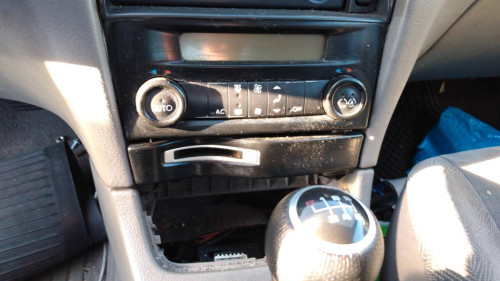 RENAULT LAGUNA (B56) — vehículo donante para recambios 