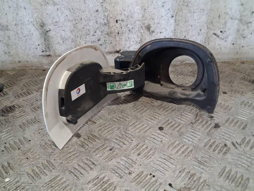 TAPA EXTERIOR COMBUSTIBLE 