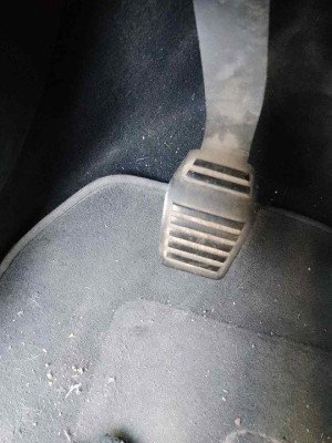 PEDAL EMBRAGUE