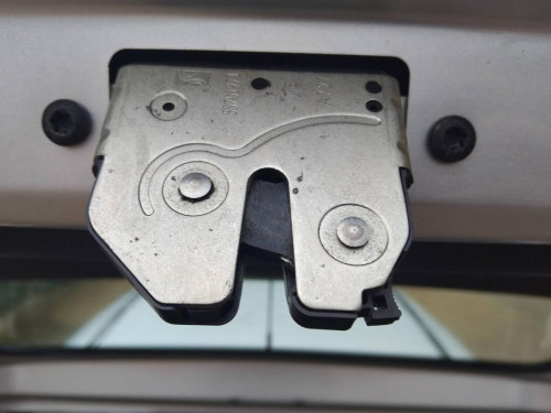 CERRADURA MALETERO / PORTON Opel Corsa D (2006->) OPEL Corsa D (2006->) 