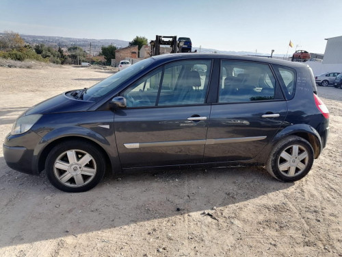 RENAULT SCENIC II (JM) — vehículo donante para recambios 