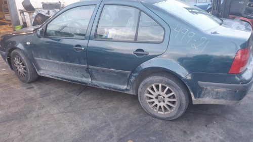  VOLKSWAGEN BORA BERLINA (1J2)(1998) 
