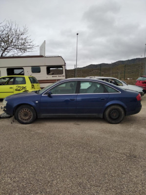 AUDI A6 BERLINA (4B2)