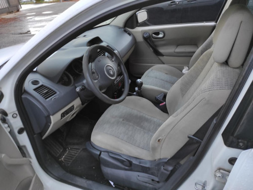 RENAULT MEGANE II BERLINA 5P — vehículo donante para recambios 