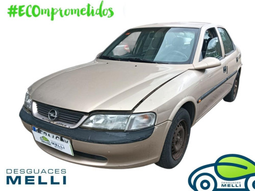 OPEL VECTRA B BERLINA — vehículo donante para recambios 