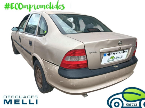 OPEL VECTRA B BERLINA — vehículo donante para recambios 