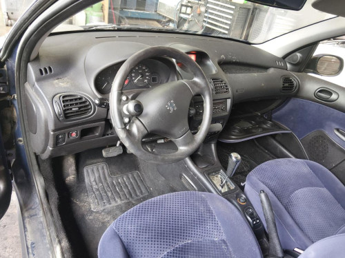 PEUGEOT 206 — vehículo donante para recambios 