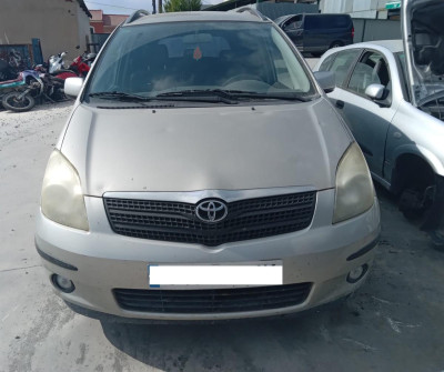 TOYOTA COROLLA VERSO (E12)