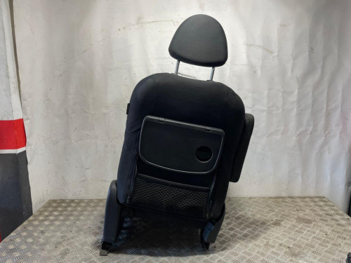 ASIENTO DELANTERO IZQUIERDO 
