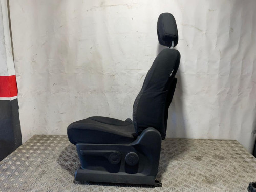 ASIENTO DELANTERO IZQUIERDO 