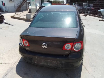 VOLKSWAGEN PASSAT BERLINA (3C2)