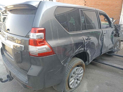 TOYOTA LAND CRUISER (J15) — vehículo donante para recambios 