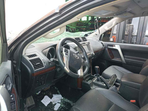TOYOTA LAND CRUISER (J15) — vehículo donante para recambios 