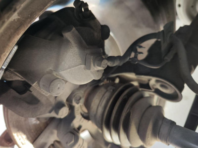 PINZA DE FRENO DELANTERA DERECHA