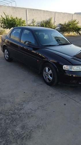 Opel Vectra B Berlina (1995->) — автомобиль-донор на запчасти 