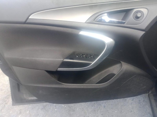  OPEL INSIGNIA BERLINA 